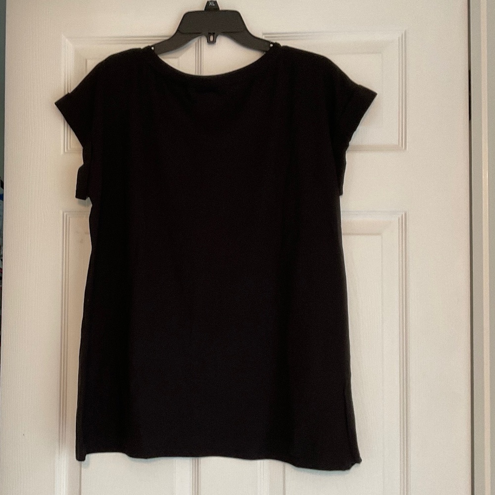 size XL, bust is up to 44 inches, turn up the volume shirt - Picture 8 of 8